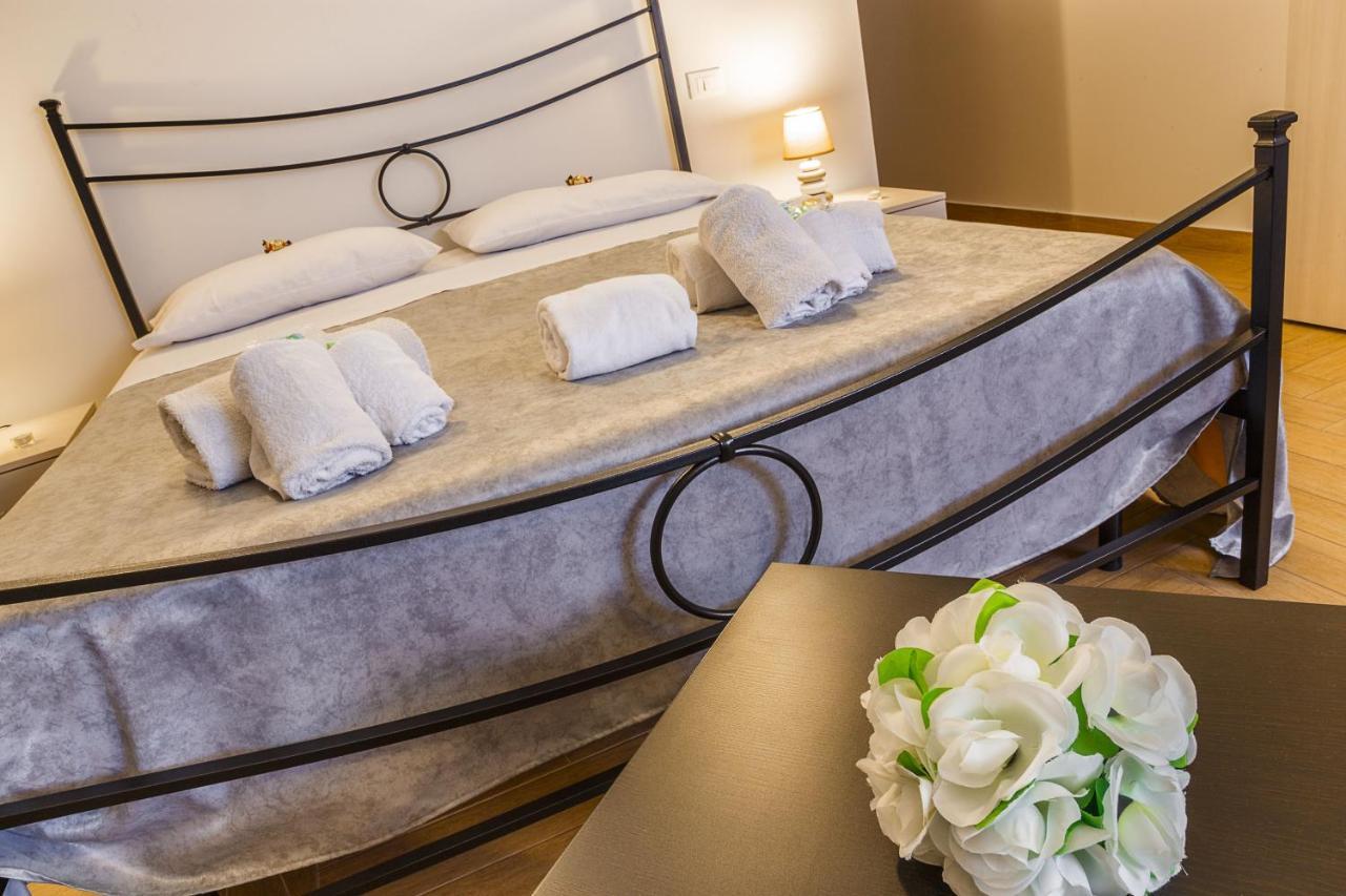 Sicily In Love 2 - Rooms & Breakfast ตาออร์มินา ภายนอก รูปภาพ