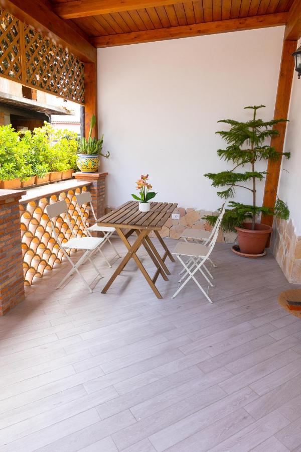 Sicily In Love 2 - Rooms & Breakfast ตาออร์มินา ภายนอก รูปภาพ